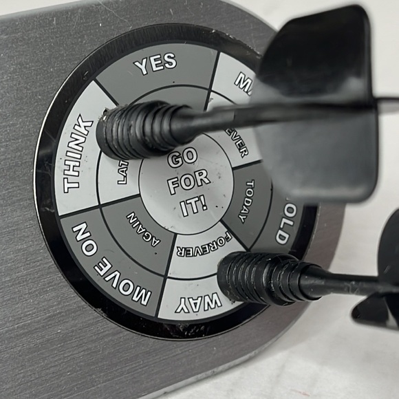 Desk Clock Motivational Magnet Dart Battery Operated Silver Brushed Go For It - Picture 7 of 12